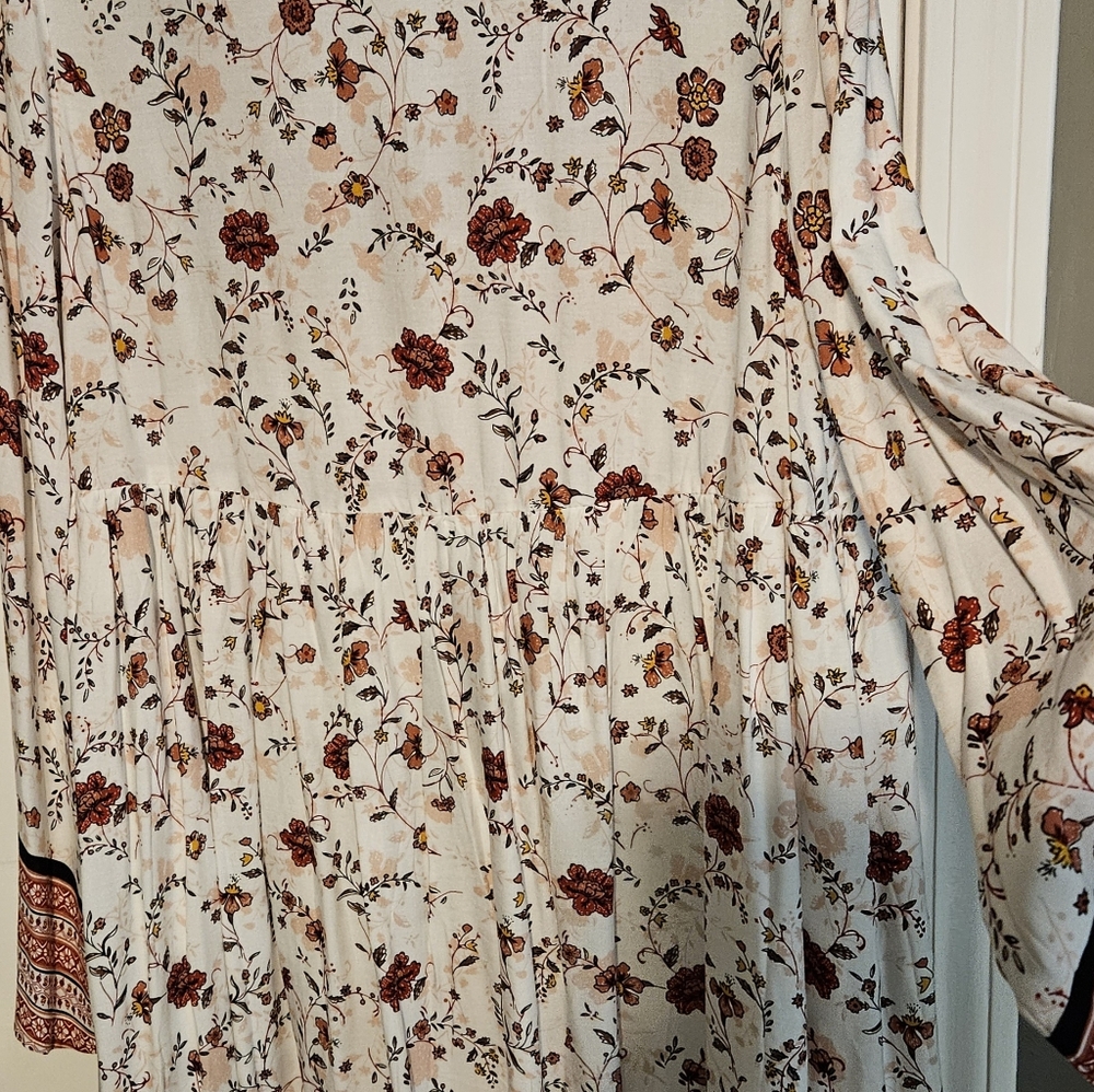 Dress - Picture 4 of 5